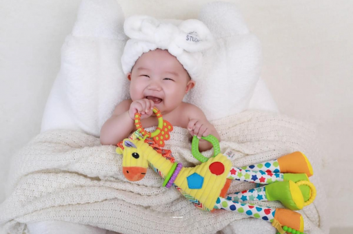 保定1岁宝宝流鼻涕打喷嚏